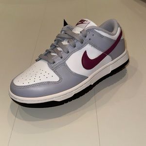Nike Dunk Low Summit White/Rosewood          Women’s 6.5